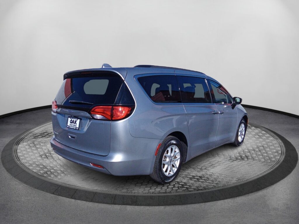 2020 Chrysler Voyager LXI