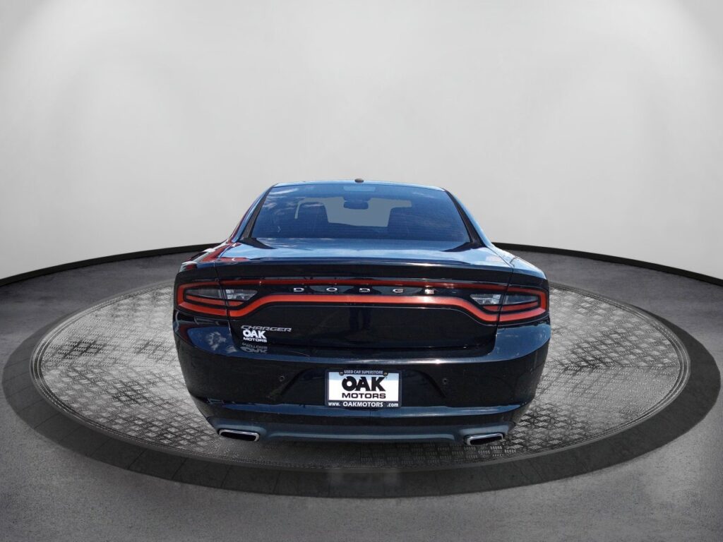 2017 Dodge Charger SE