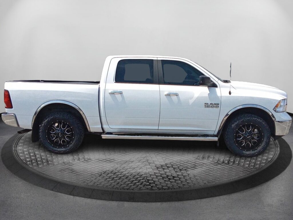 2017 Ram 1500 SLT