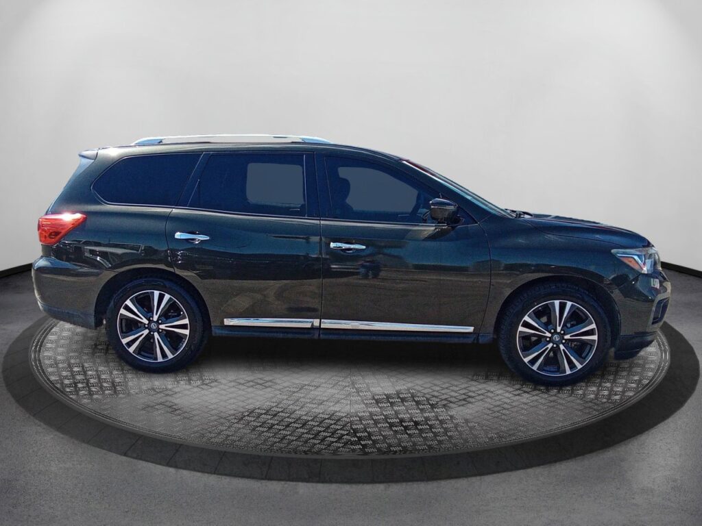2017 Nissan Pathfinder Platinum